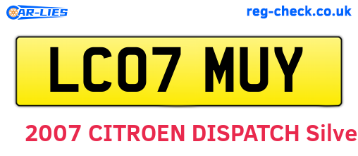 LC07MUY are the vehicle registration plates.