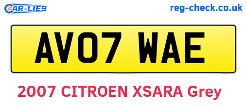 AV07WAE are the vehicle registration plates.
