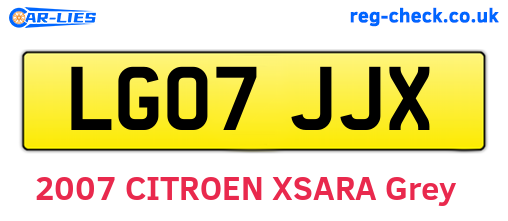 LG07JJX are the vehicle registration plates.