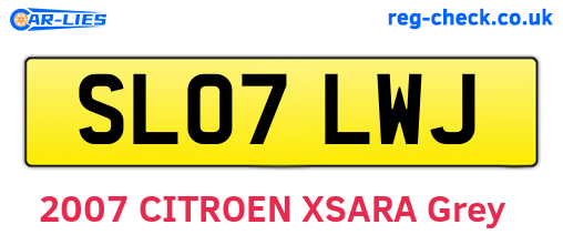 SL07LWJ are the vehicle registration plates.