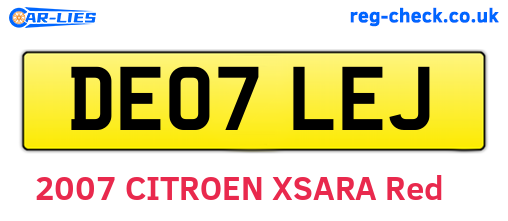 DE07LEJ are the vehicle registration plates.
