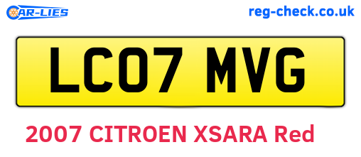 LC07MVG are the vehicle registration plates.