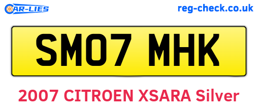 SM07MHK are the vehicle registration plates.