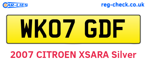 WK07GDF are the vehicle registration plates.