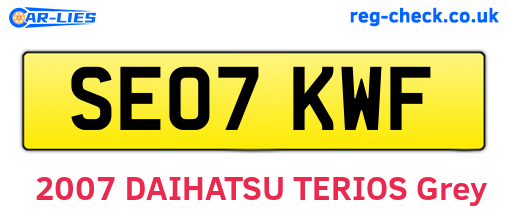 SE07KWF are the vehicle registration plates.