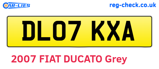 DL07KXA are the vehicle registration plates.