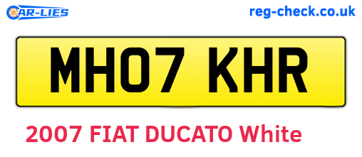 MH07KHR are the vehicle registration plates.