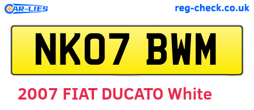 NK07BWM are the vehicle registration plates.