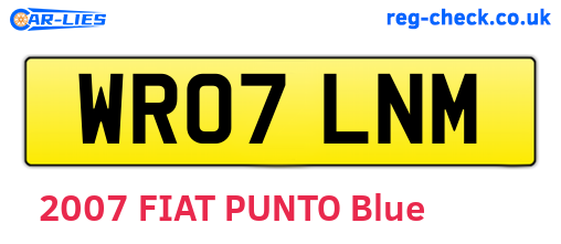 WR07LNM are the vehicle registration plates.
