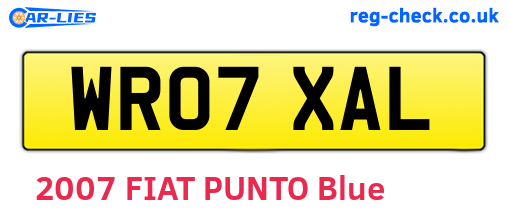 WR07XAL are the vehicle registration plates.