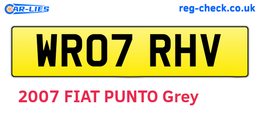 WR07RHV are the vehicle registration plates.