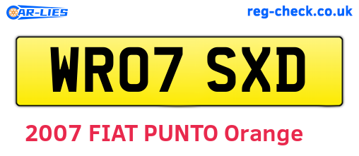 WR07SXD are the vehicle registration plates.