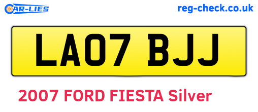 LA07BJJ are the vehicle registration plates.
