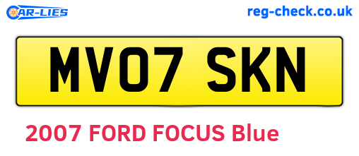 MV07SKN are the vehicle registration plates.