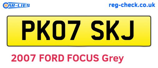 PK07SKJ are the vehicle registration plates.