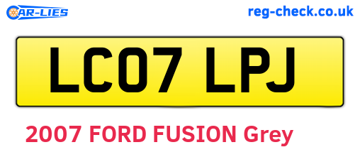 LC07LPJ are the vehicle registration plates.