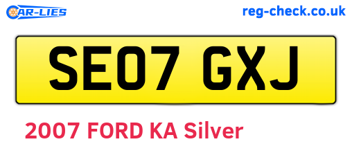 SE07GXJ are the vehicle registration plates.