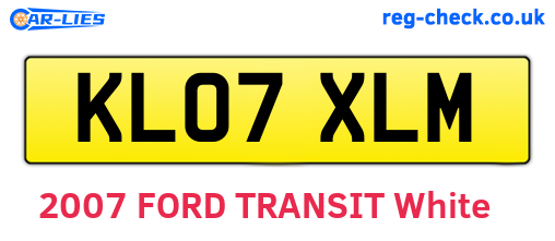 KL07XLM are the vehicle registration plates.
