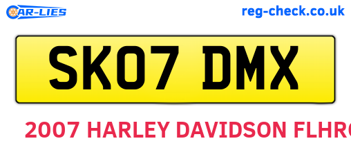 SK07DMX are the vehicle registration plates.