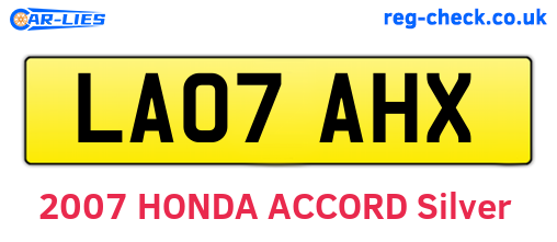 LA07AHX are the vehicle registration plates.