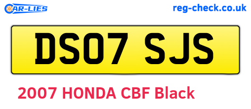 DS07SJS are the vehicle registration plates.
