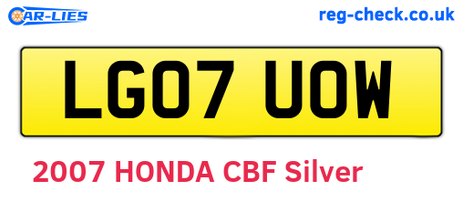 LG07UOW are the vehicle registration plates.