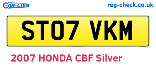 ST07VKM are the vehicle registration plates.