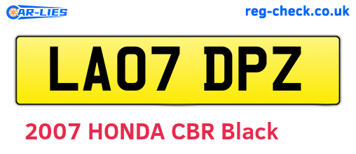 LA07DPZ are the vehicle registration plates.