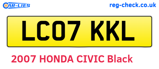 LC07KKL are the vehicle registration plates.