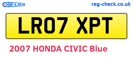 LR07XPT are the vehicle registration plates.