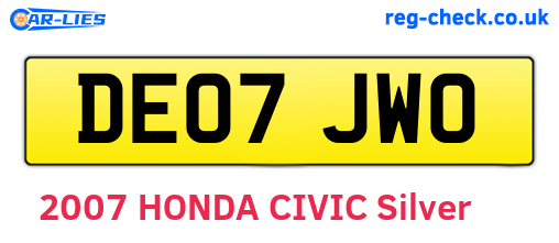 DE07JWO are the vehicle registration plates.
