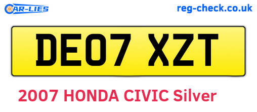 DE07XZT are the vehicle registration plates.