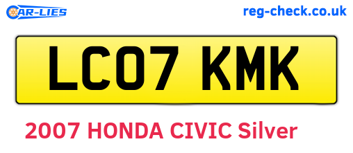 LC07KMK are the vehicle registration plates.