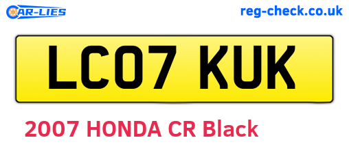 LC07KUK are the vehicle registration plates.