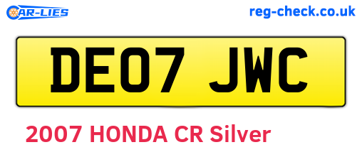 DE07JWC are the vehicle registration plates.