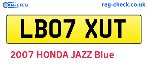 LB07XUT are the vehicle registration plates.