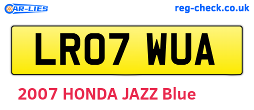LR07WUA are the vehicle registration plates.