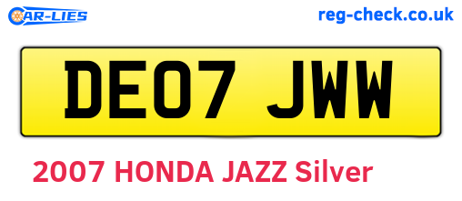 DE07JWW are the vehicle registration plates.