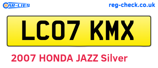 LC07KMX are the vehicle registration plates.