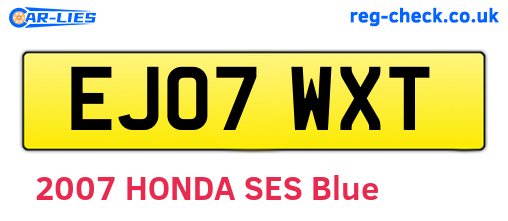 EJ07WXT are the vehicle registration plates.