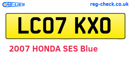 LC07KXO are the vehicle registration plates.