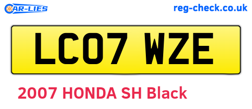 LC07WZE are the vehicle registration plates.