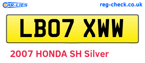 LB07XWW are the vehicle registration plates.