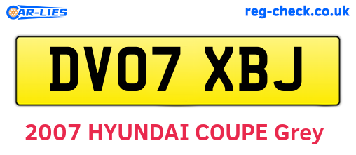 DV07XBJ are the vehicle registration plates.