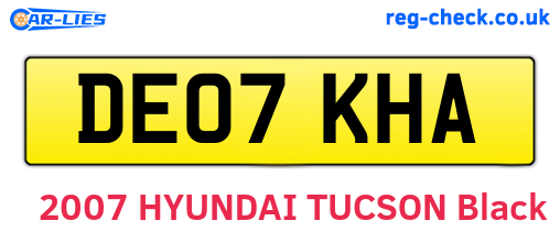 DE07KHA are the vehicle registration plates.