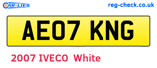AE07KNG are the vehicle registration plates.