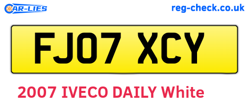 FJ07XCY are the vehicle registration plates.