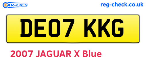 DE07KKG are the vehicle registration plates.