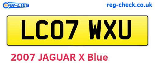 LC07WXU are the vehicle registration plates.