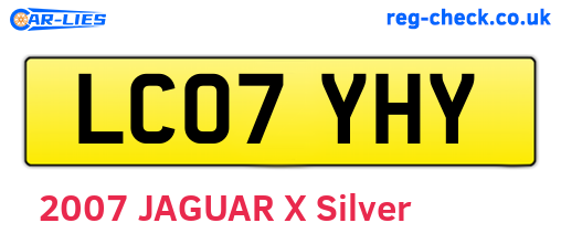 LC07YHY are the vehicle registration plates.